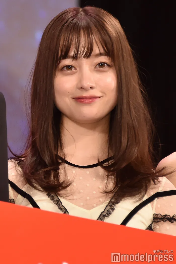 【橋本環奈の結婚発表は本当？】結婚してる？いつ？結婚相手は山崎賢人？熱愛？かんな